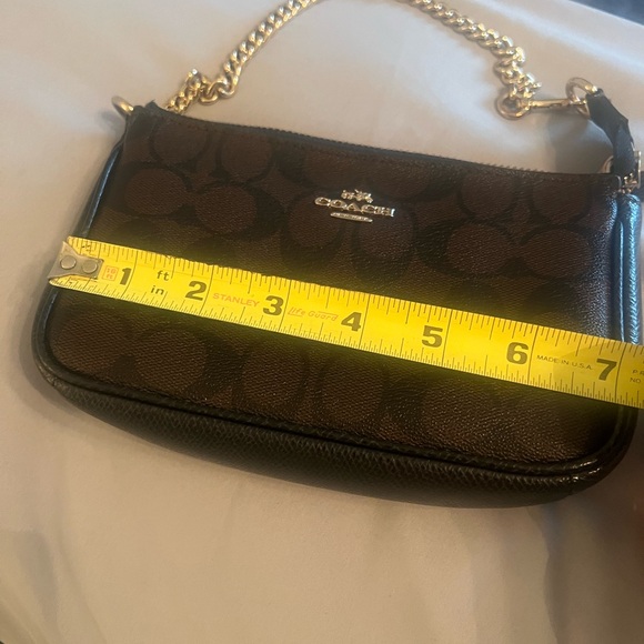 👛Coach Signature Canvas purse with chain handle:EUC. Rarely used. - Picture 12 of 15